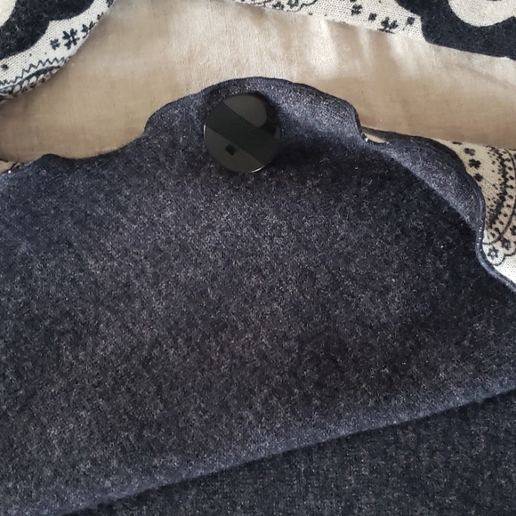 Venario wool blend reversible  cardigan - Picture 13 of 13